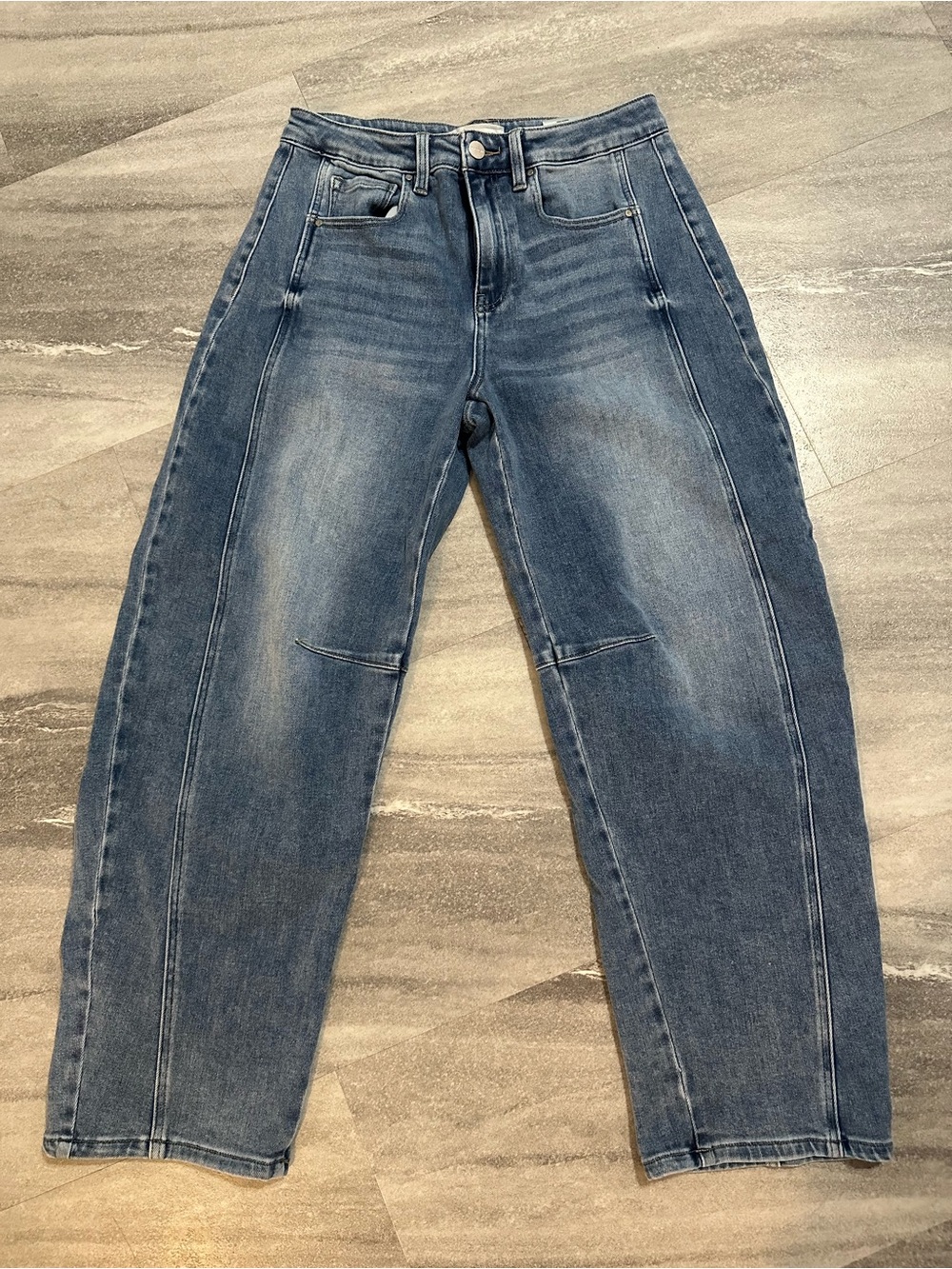 High-Rise Women's Jeans in Medium Blue Wash